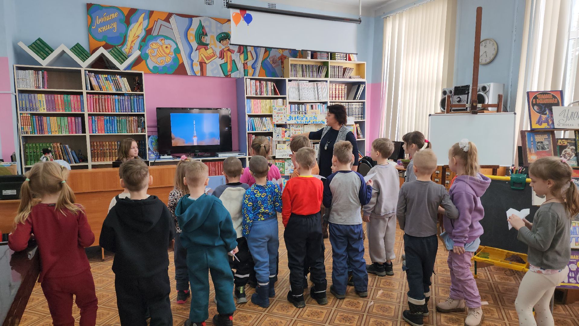 дети, шатура, шатурская детская библиотека, день космонавтики, ракета победы,