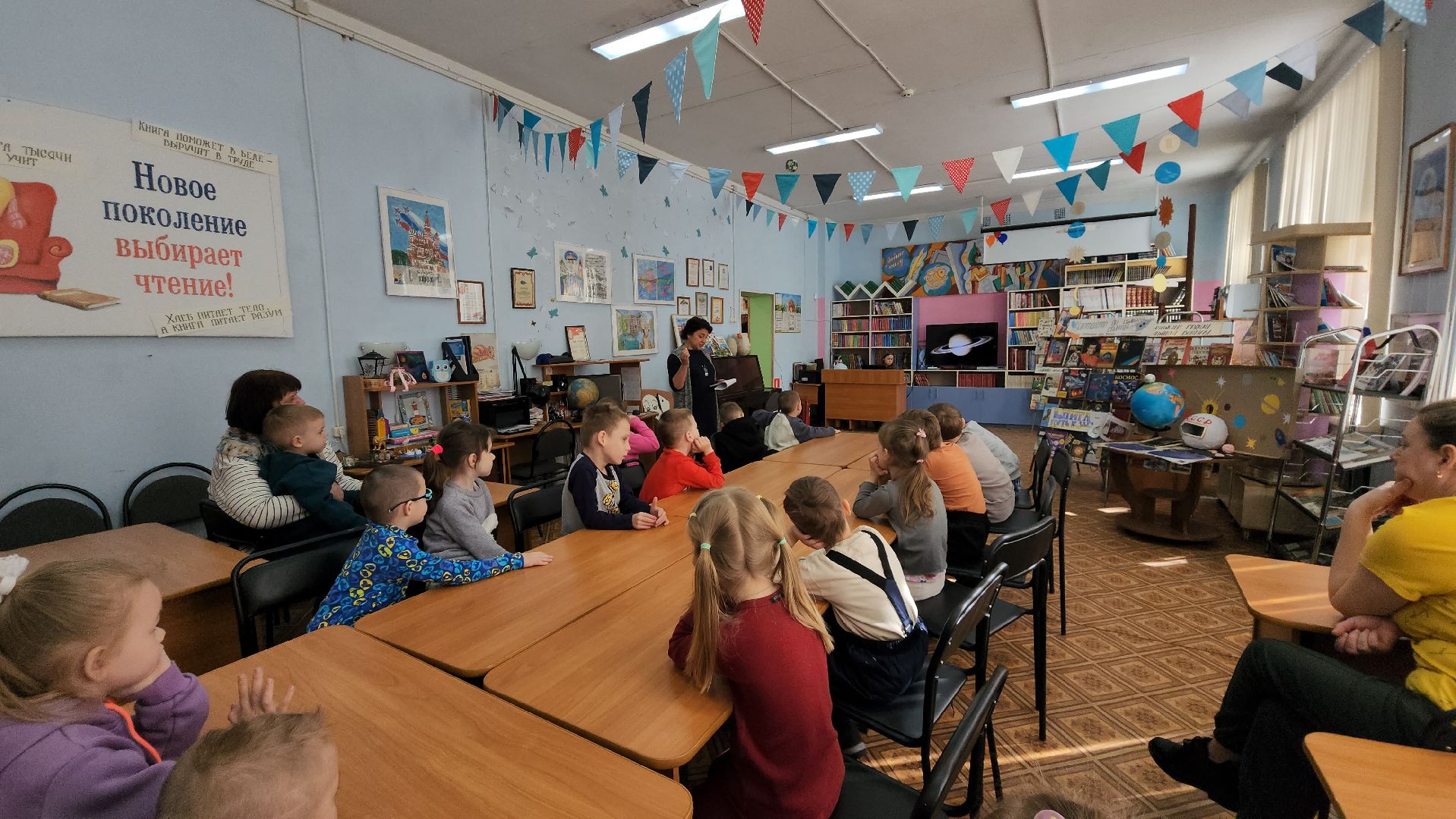 дети, шатура, шатурская детская библиотека, день космонавтики, ракета победы,