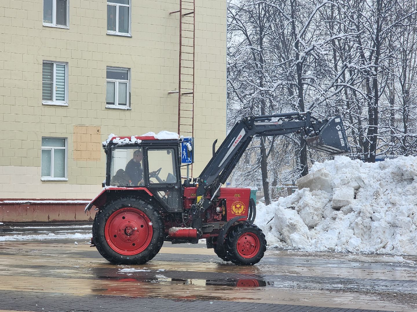королёв, снегопад, уборка территории, цдк имени калинина,