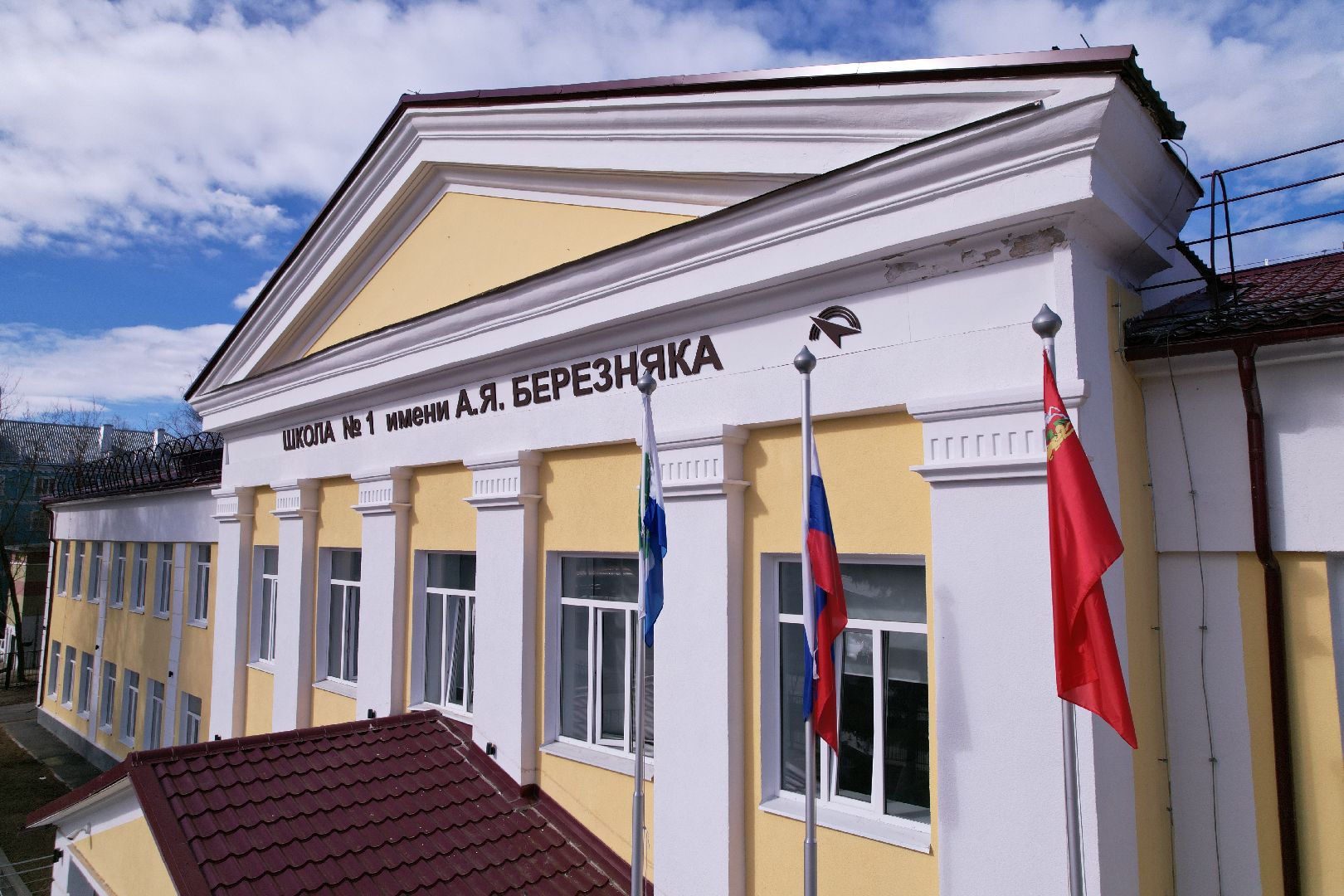 видео с коптера, школа 1 в дубне, капремонт школы в дубне,