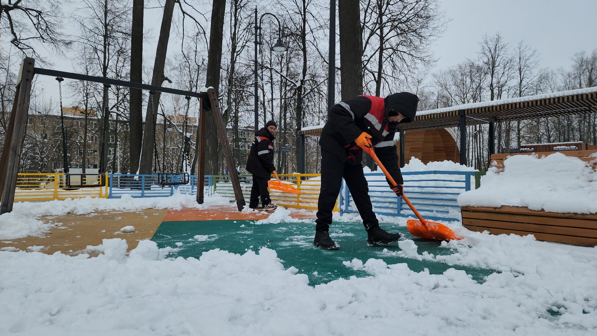 Уборка снега, Снег, Парк, коммунальная техника, Лобня,