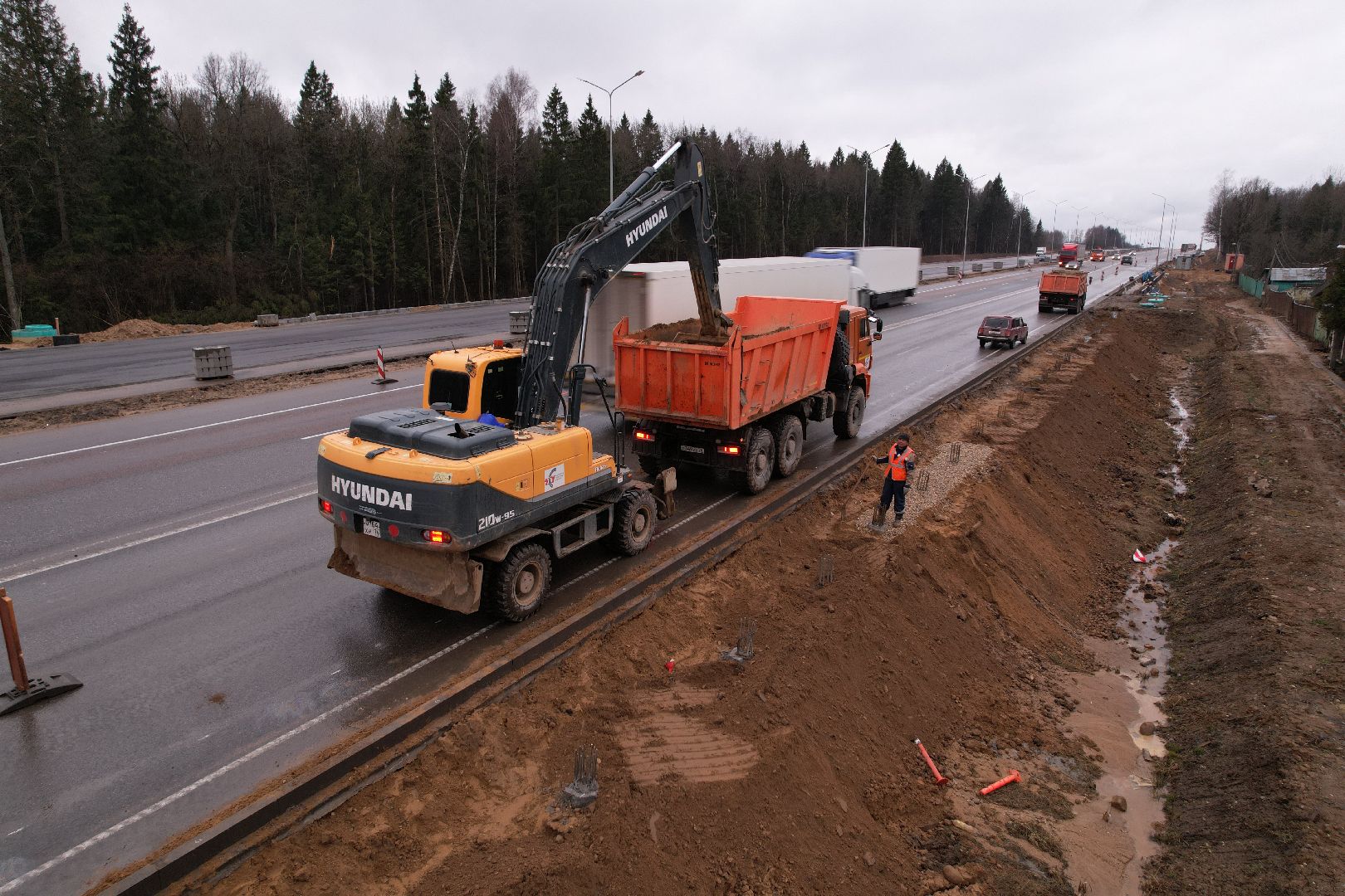 видео с коптера, расширение трассы м-1, строительные работы на м-1,
