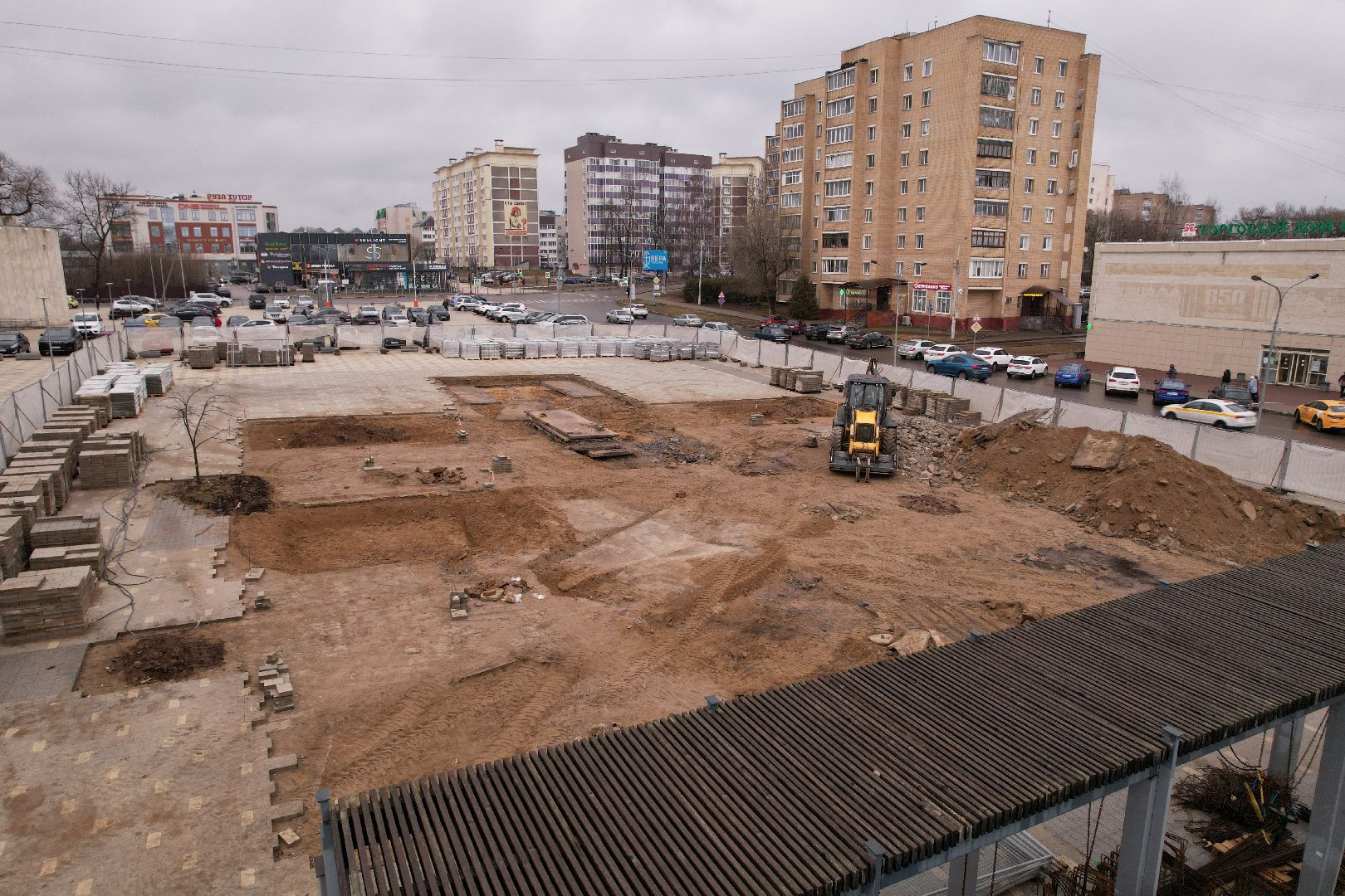 установка стелы в рузе, стела на центральной площади рузы,видео с коптера,