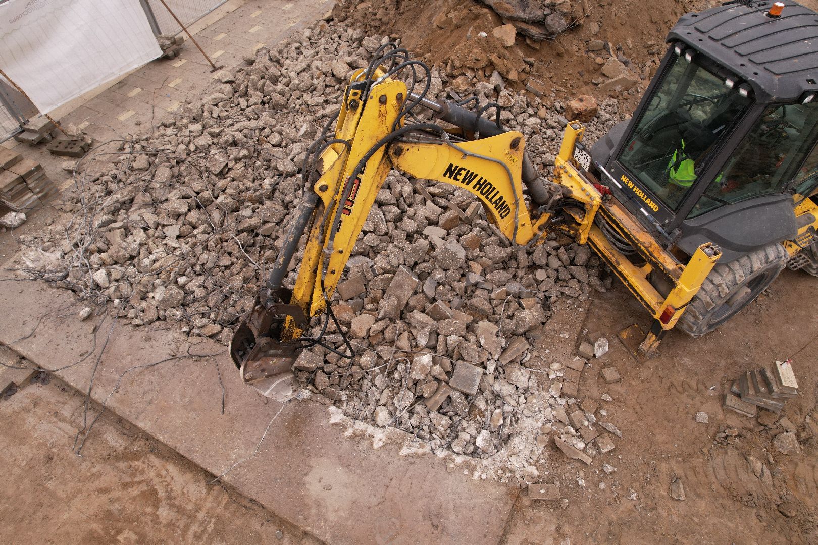 установка стелы в рузе, стела на центральной площади рузы,видео с коптера,