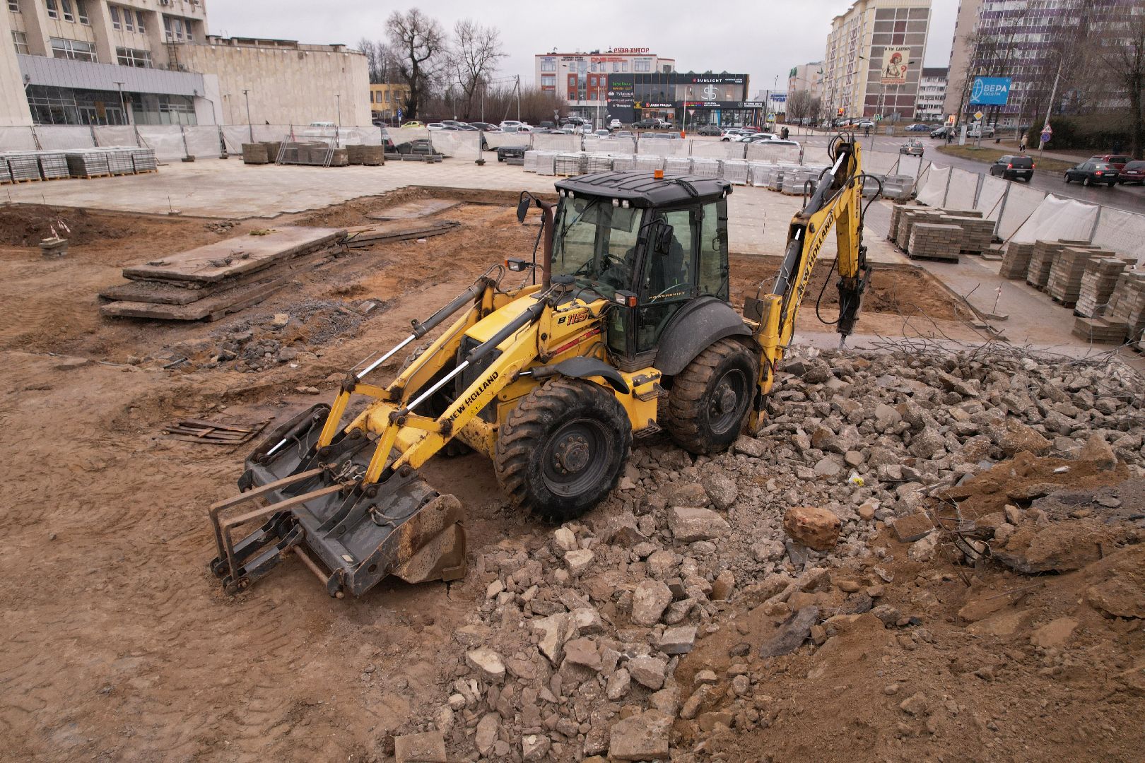 установка стелы в рузе, стела на центральной площади рузы,видео с коптера,