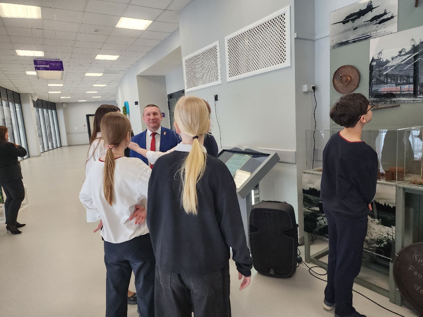 долгопрудный, физтех-лицей, технопарк физтех-лицея, оружие и предметы ВОВ, ветераны, школьники, день победы,