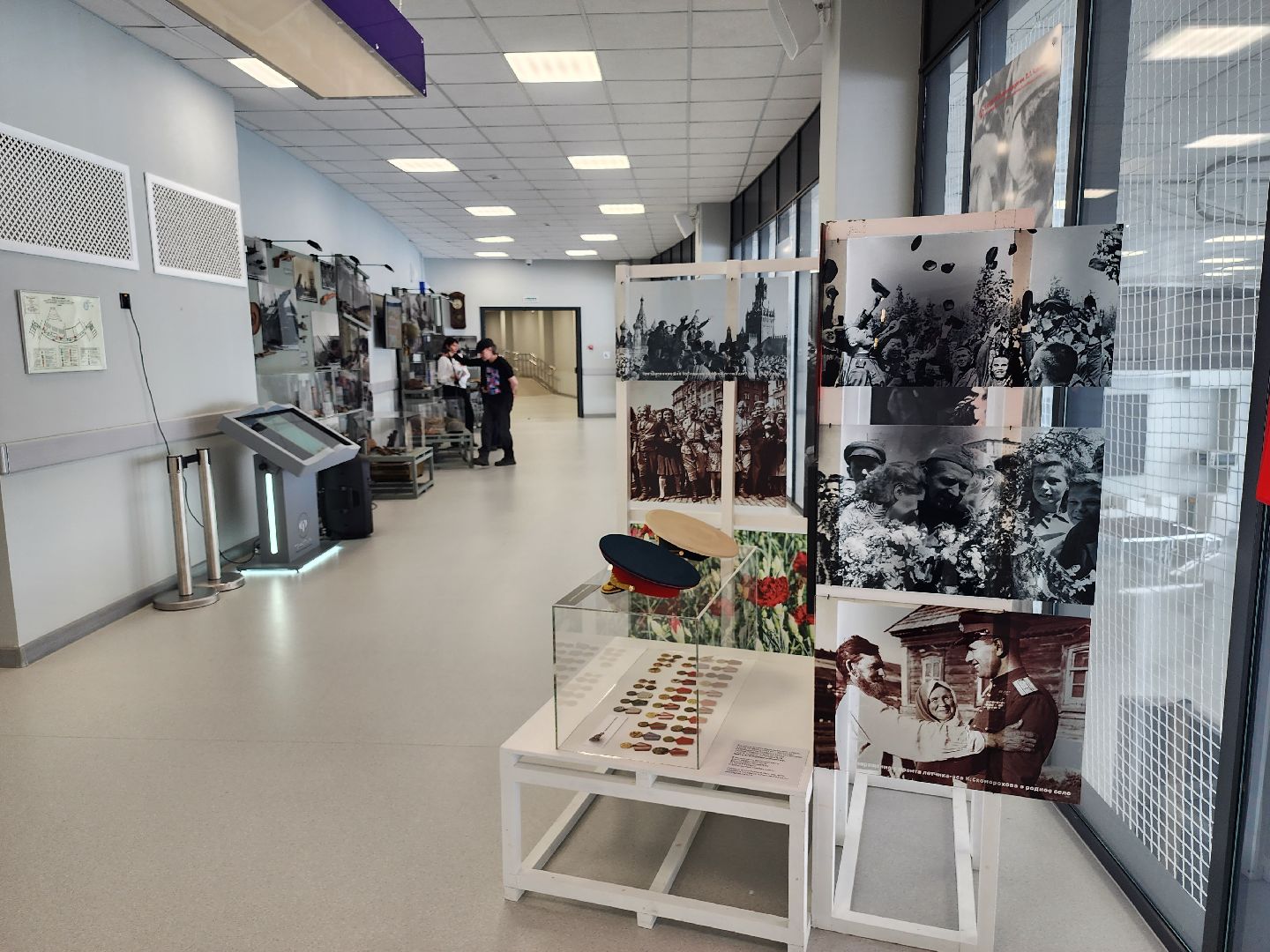 долгопрудный, физтех-лицей, технопарк физтех-лицея, оружие и предметы ВОВ, ветераны, школьники, день победы,