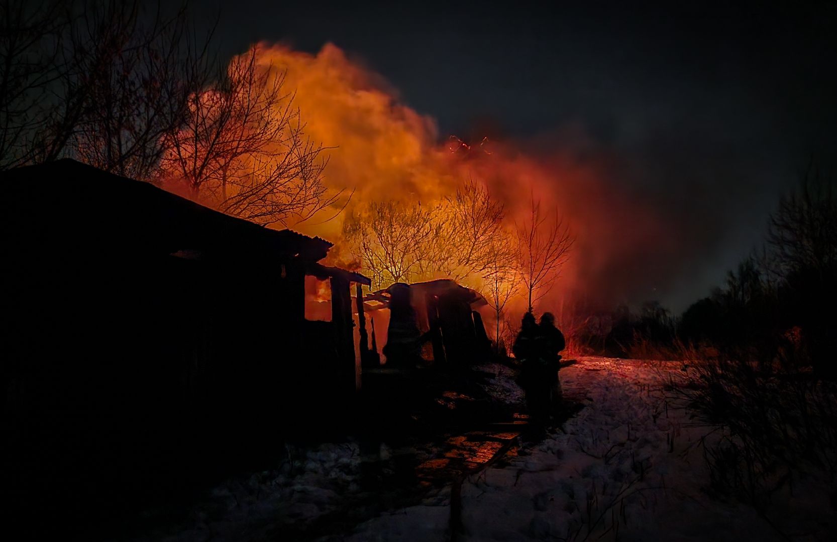 Пожар в Заворово, Ночной пожар в Раменском округе, Пожарные,