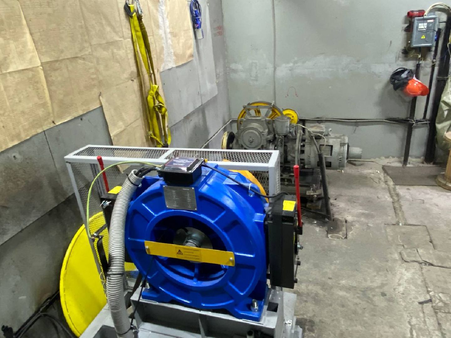 новый лифт, замена лифта, Новые лифты на Оптическом переулке, новые лифты в Красногорске,