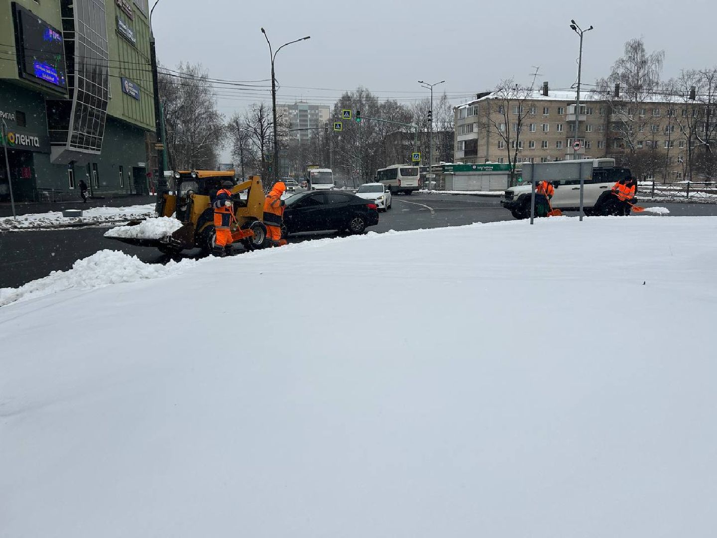 пушкино, снегопад, уборка снега и наледи, коммунальные службы, камаз, кдм, трактор, рабочие,