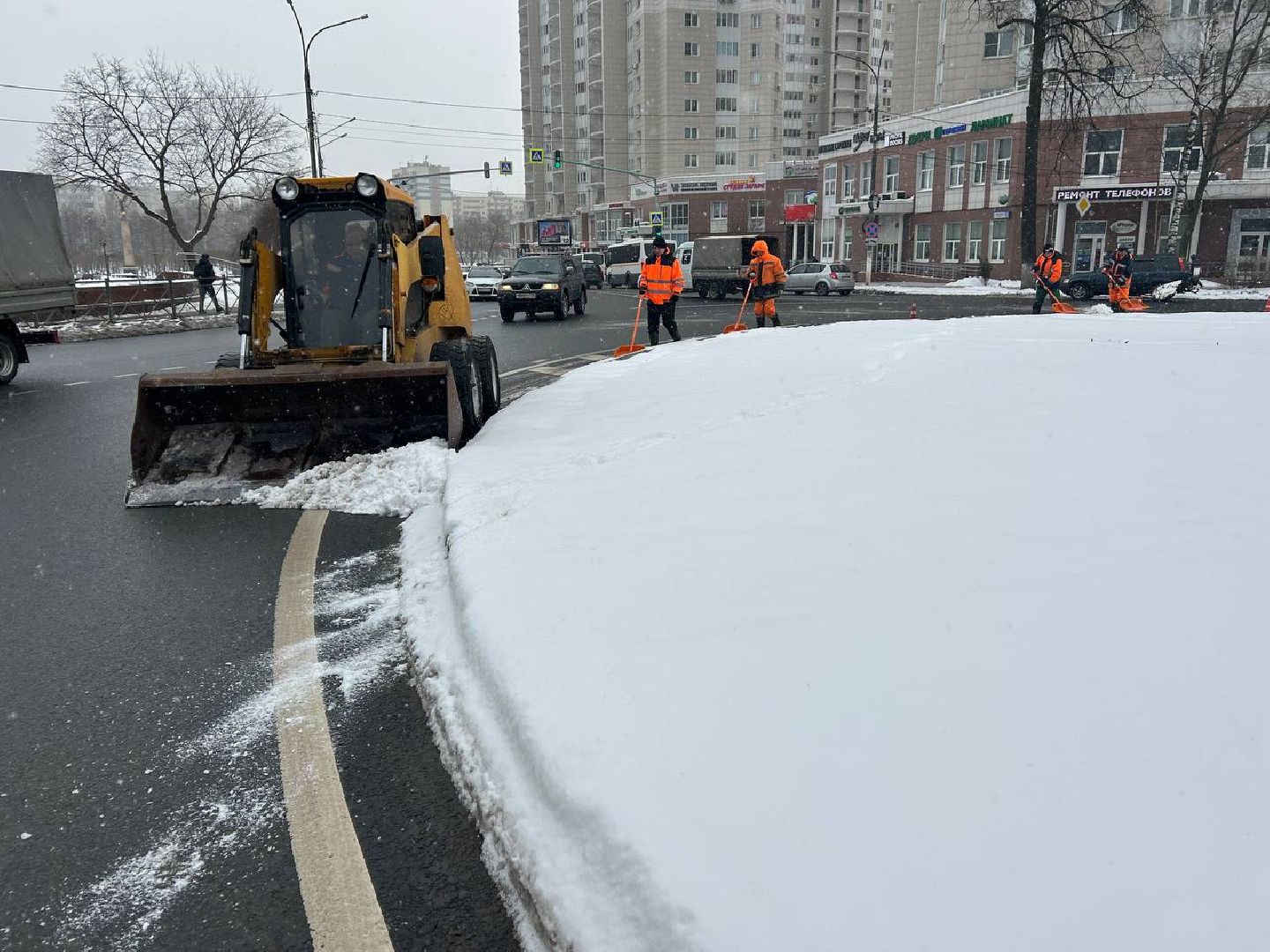 пушкино, снегопад, уборка снега и наледи, коммунальные службы, камаз, кдм, трактор, рабочие,