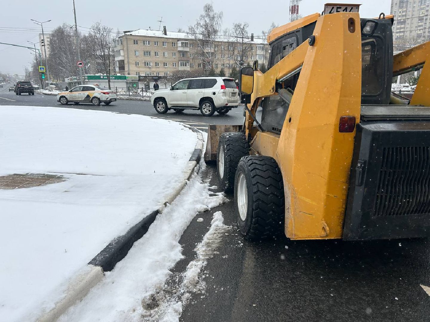 пушкино, снегопад, уборка снега и наледи, коммунальные службы, камаз, кдм, трактор, рабочие,