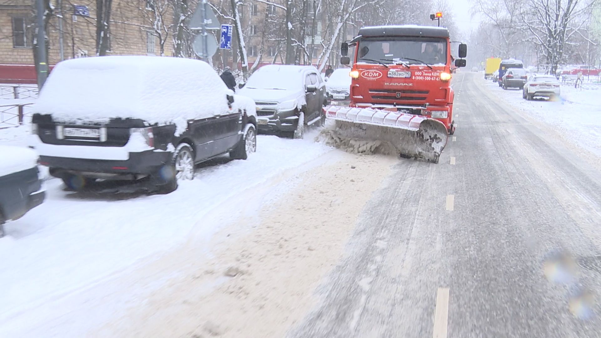 реутов, снегопад, уборка снега, посыпка песком,
