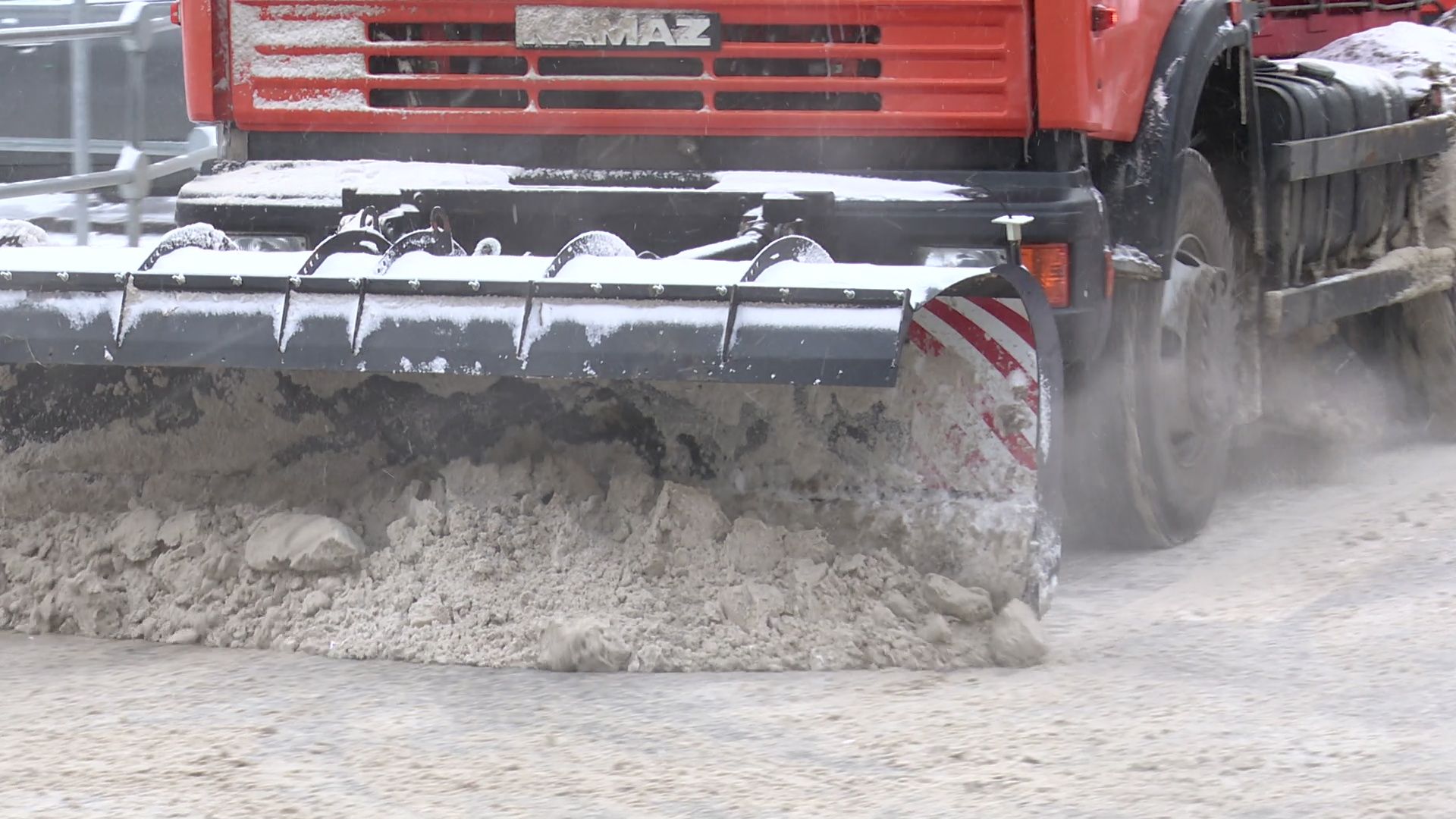 реутов, снегопад, уборка снега, посыпка песком,