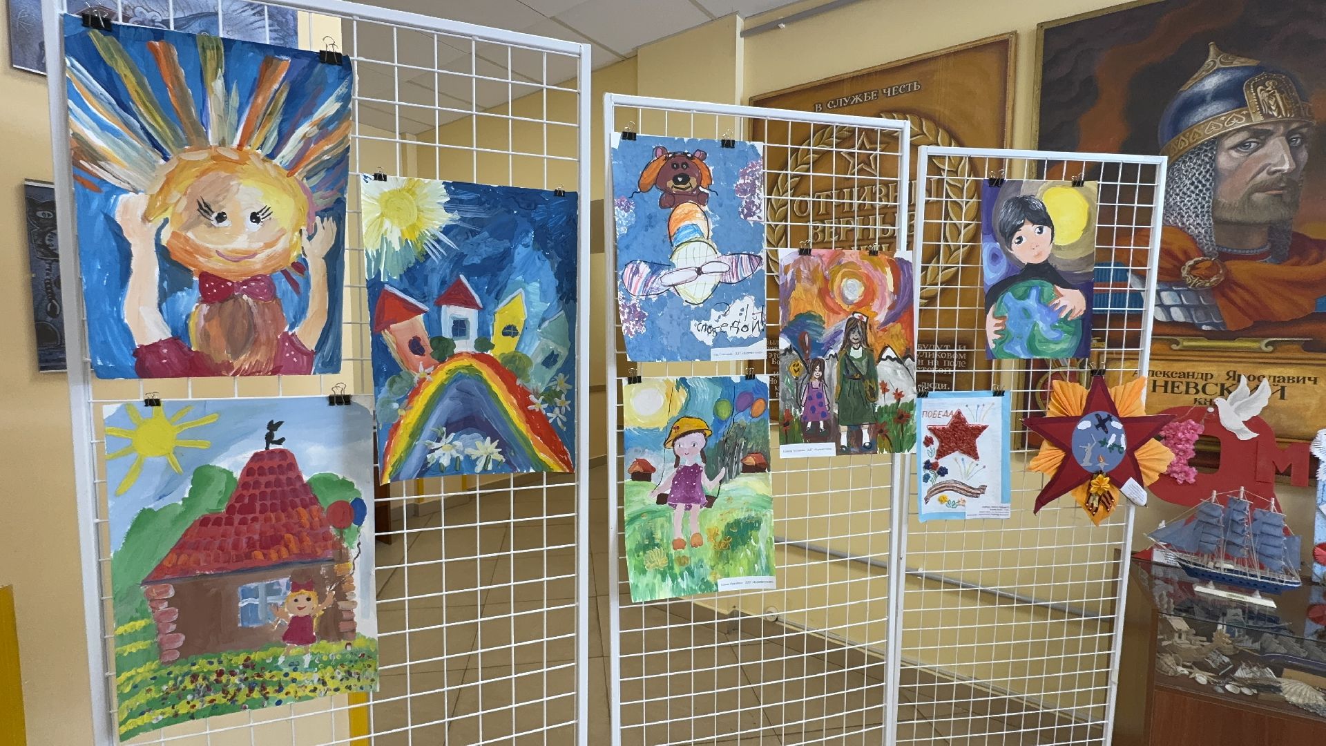 солнечногорск, выставка, день победы, художник, картины, жители,