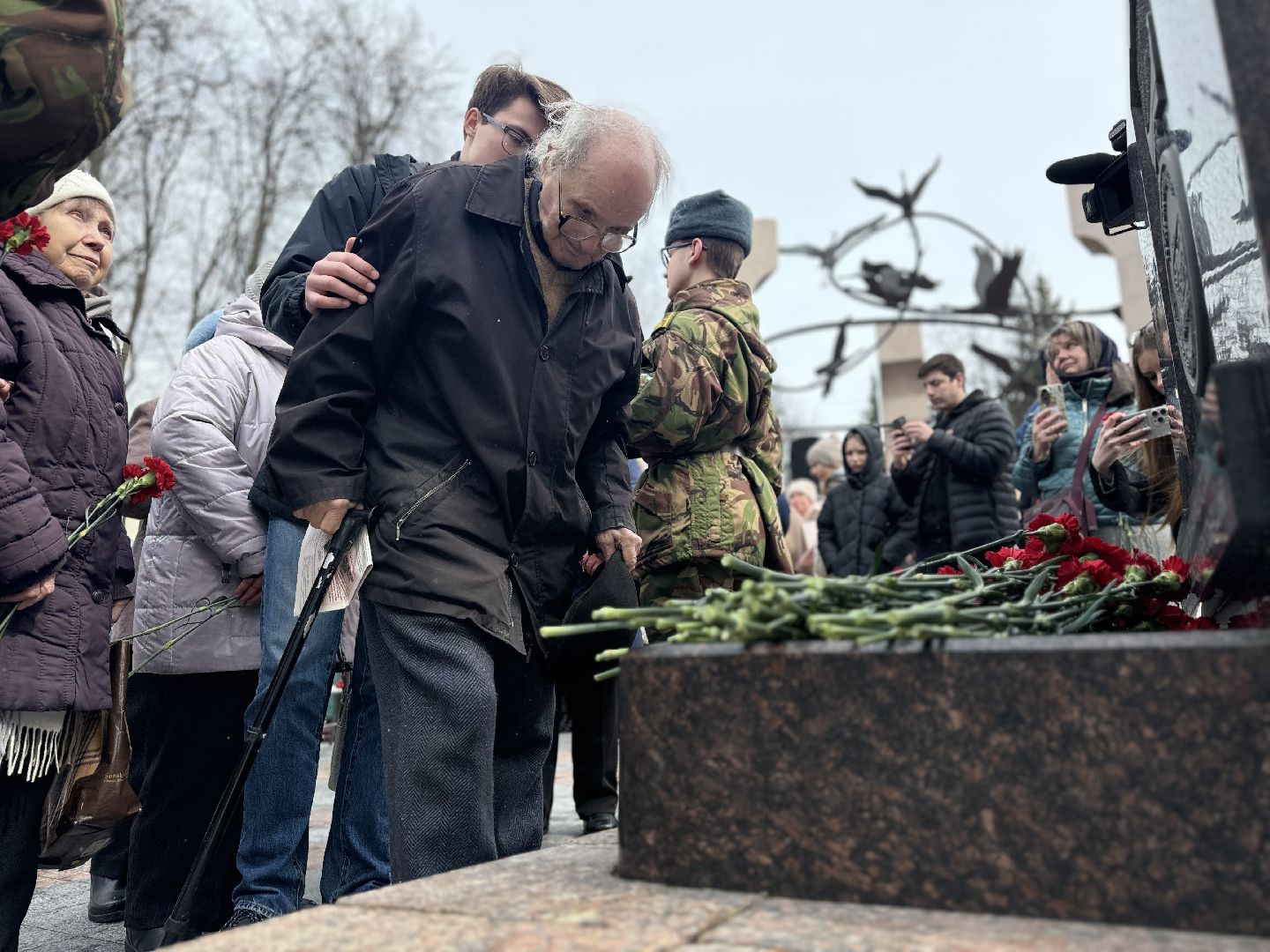 узники фашистских концлагерей, ленинский городской округ, митинг памяти, возложение цветов,
