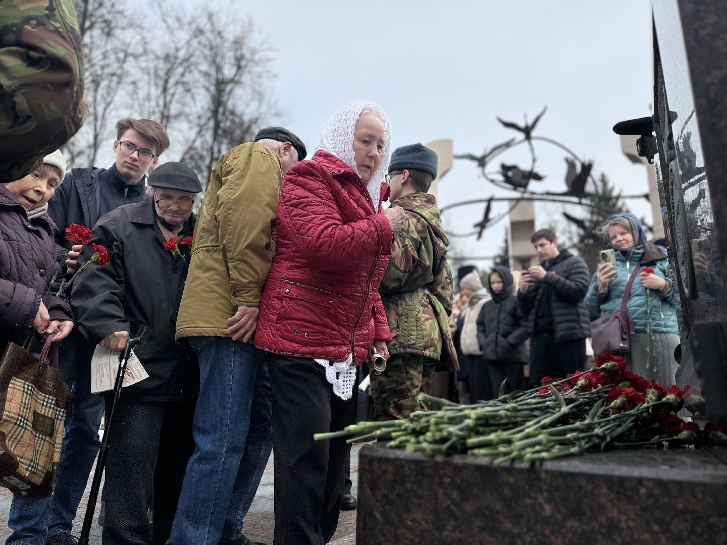 узники фашистских концлагерей, ленинский городской округ, митинг памяти, возложение цветов,
