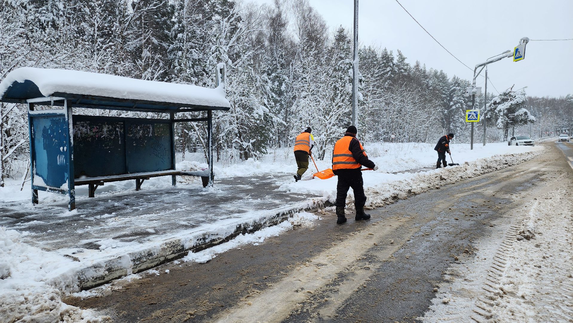 Щелково, уборка снега, автобусные остановки, уборка остановок,