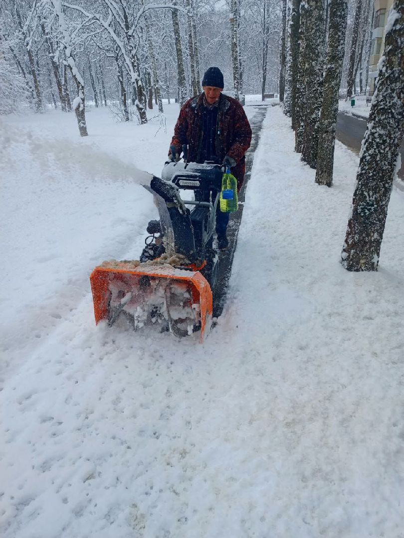 уборка снега, техника, трактор, коммунальная служба,