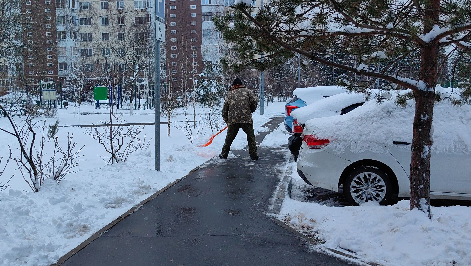 уборка снега, техника, трактор, коммунальная служба,