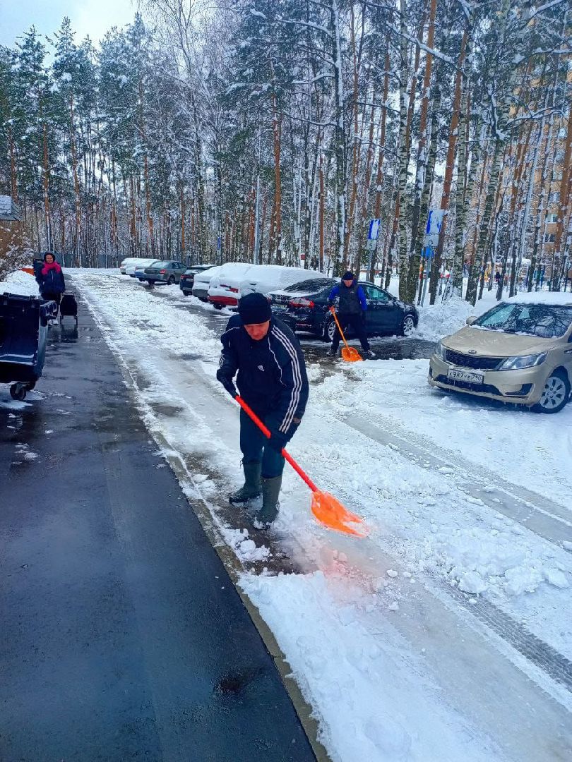 уборка снега, техника, трактор, коммунальная служба,
