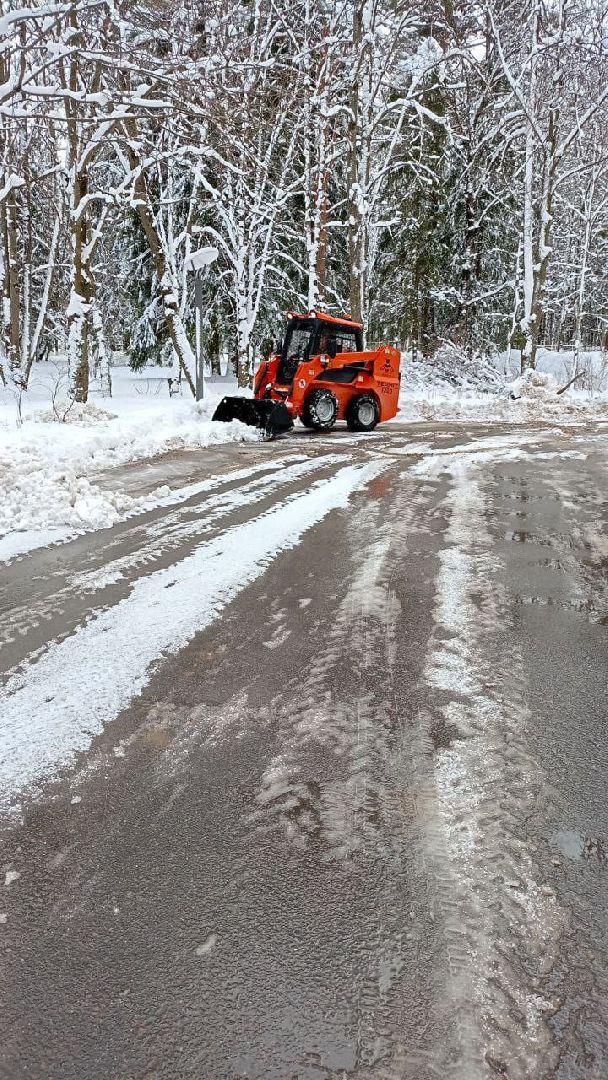 уборка снега, техника, трактор, коммунальная служба,
