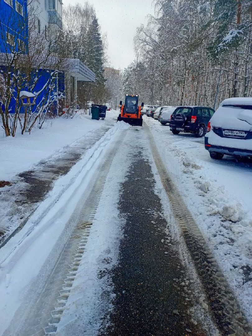 уборка снега, техника, трактор, коммунальная служба,