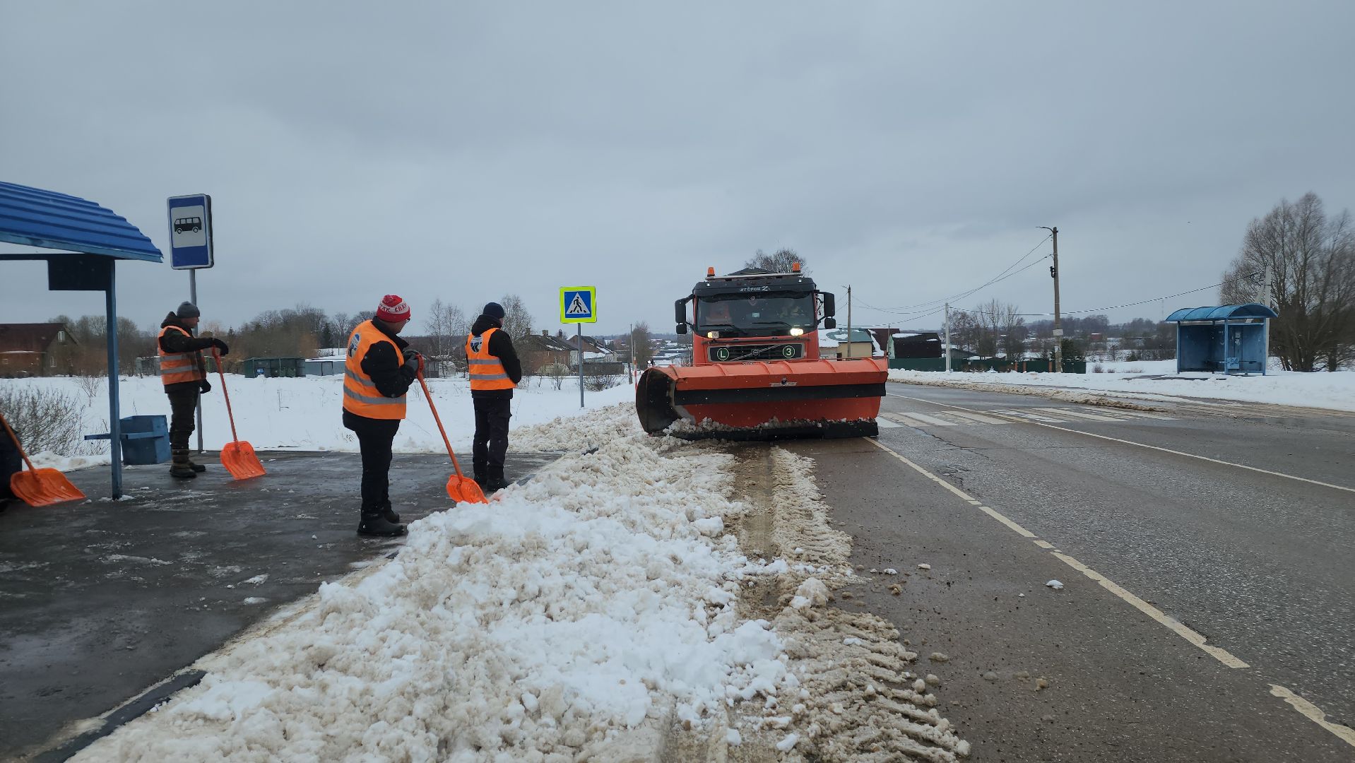 волоколамск, уборка снега, автобусные остановки,