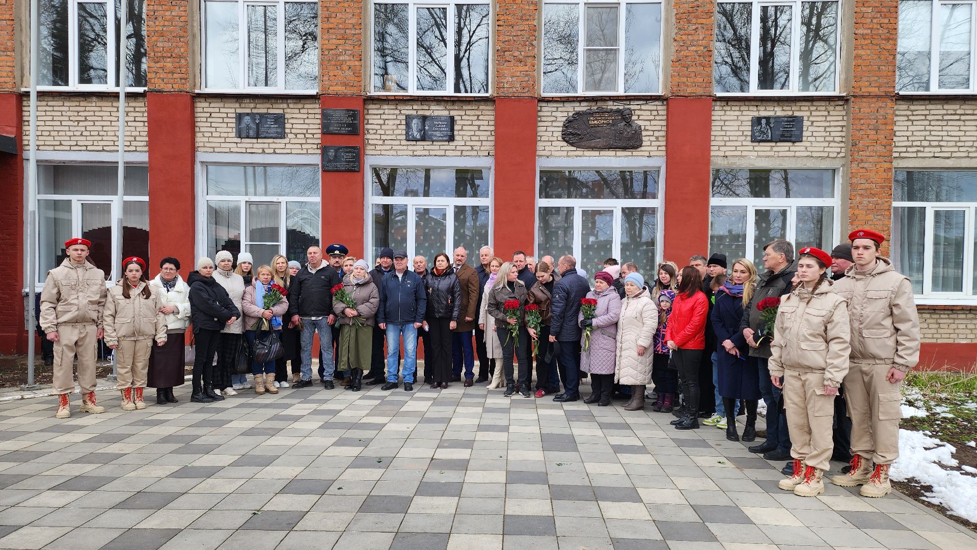 кашира, сво, герои сво, мемориальная доска, митинг, школа,