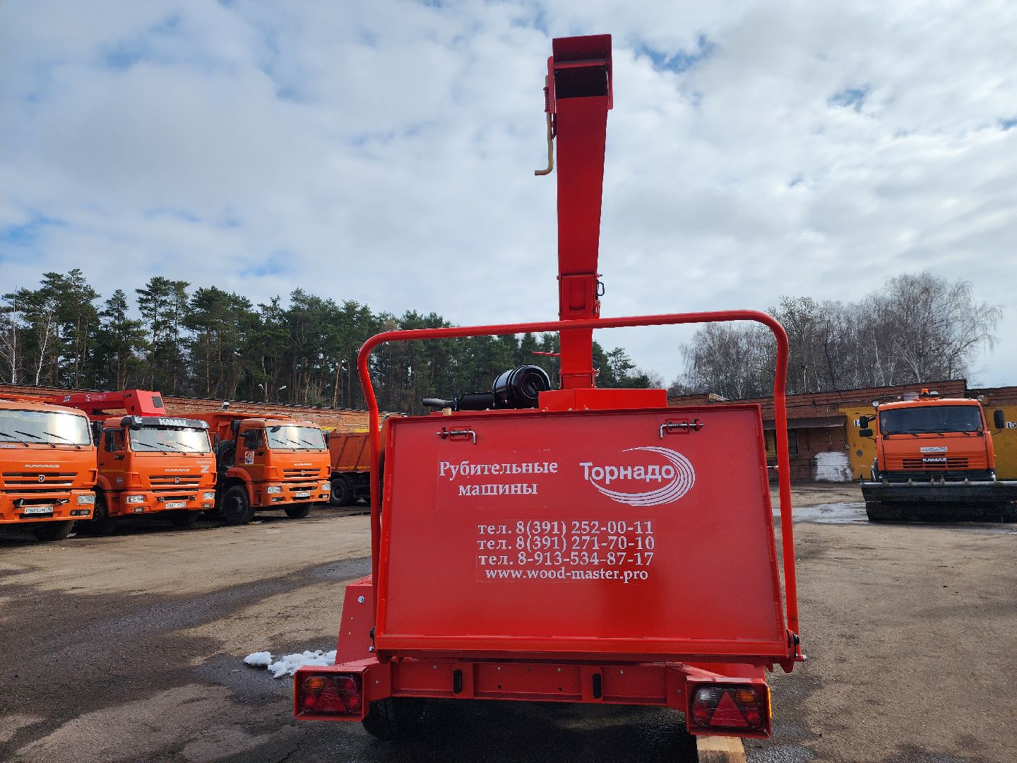 серпухов, комбинат благоустройства, новая техника для коммунальщиков, измельчитель древесины,