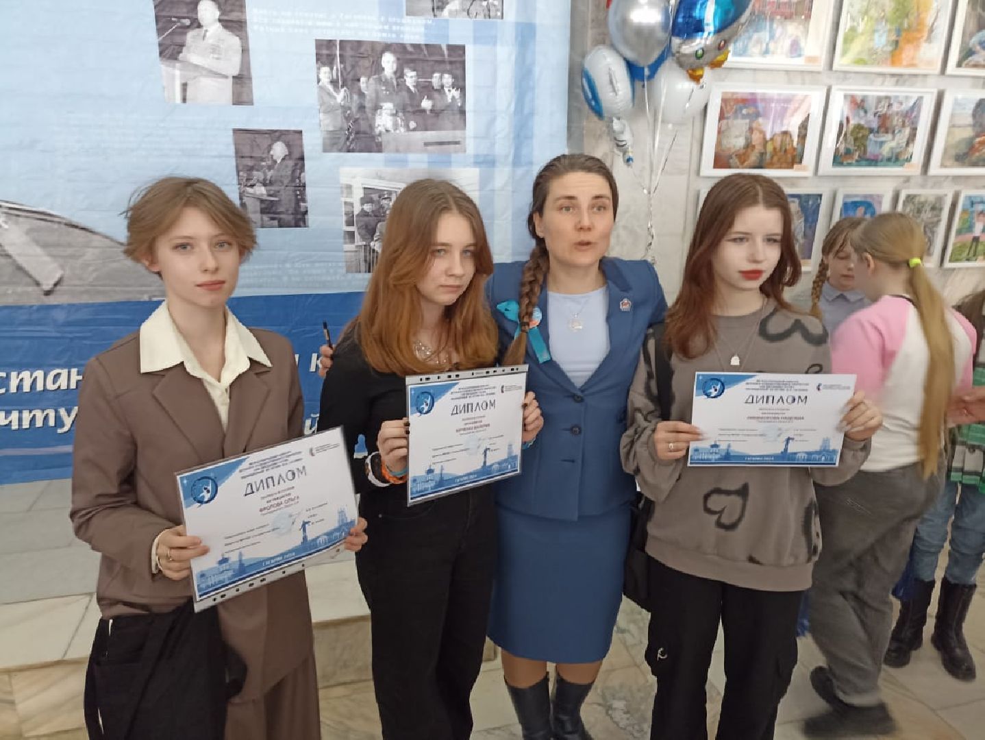 художественная выставка, день космонавтики, домодедово,