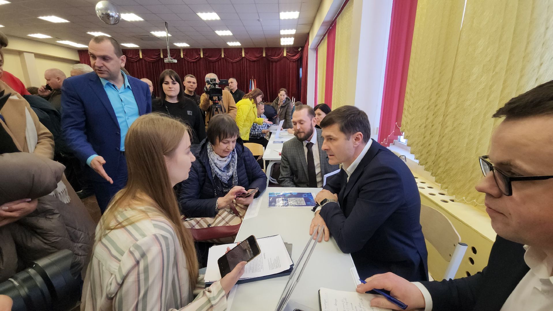 люберцы, глава городского округа люберцы владимир волков, выездная администрация, тротуар,