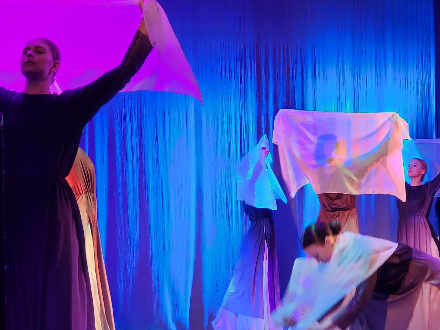 сергиев посад, дк октябрь, фестиваль, ветеранские коллективы, и нисколько мы с тобой не постарели,