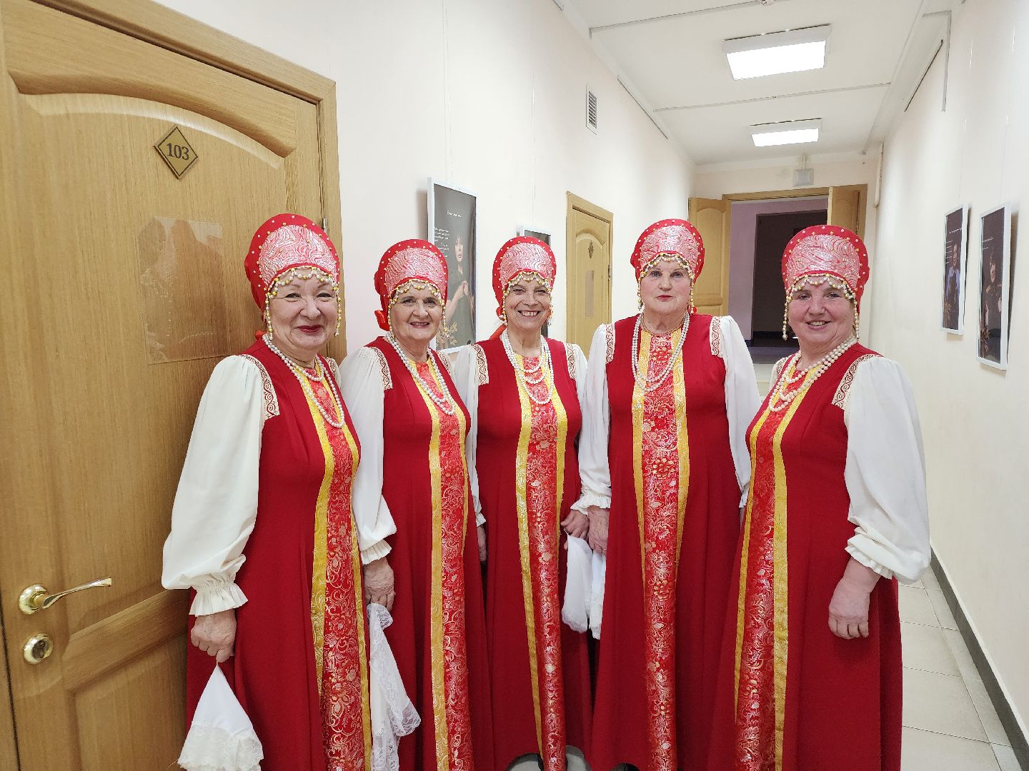 сергиев посад, дк октябрь, фестиваль, ветеранские коллективы, и нисколько мы с тобой не постарели,