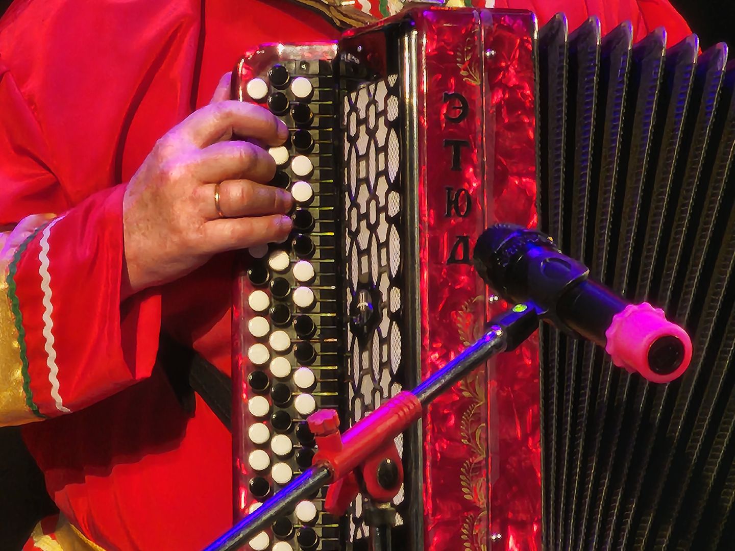 сергиев посад, дк октябрь, фестиваль, ветеранские коллективы, и нисколько мы с тобой не постарели,