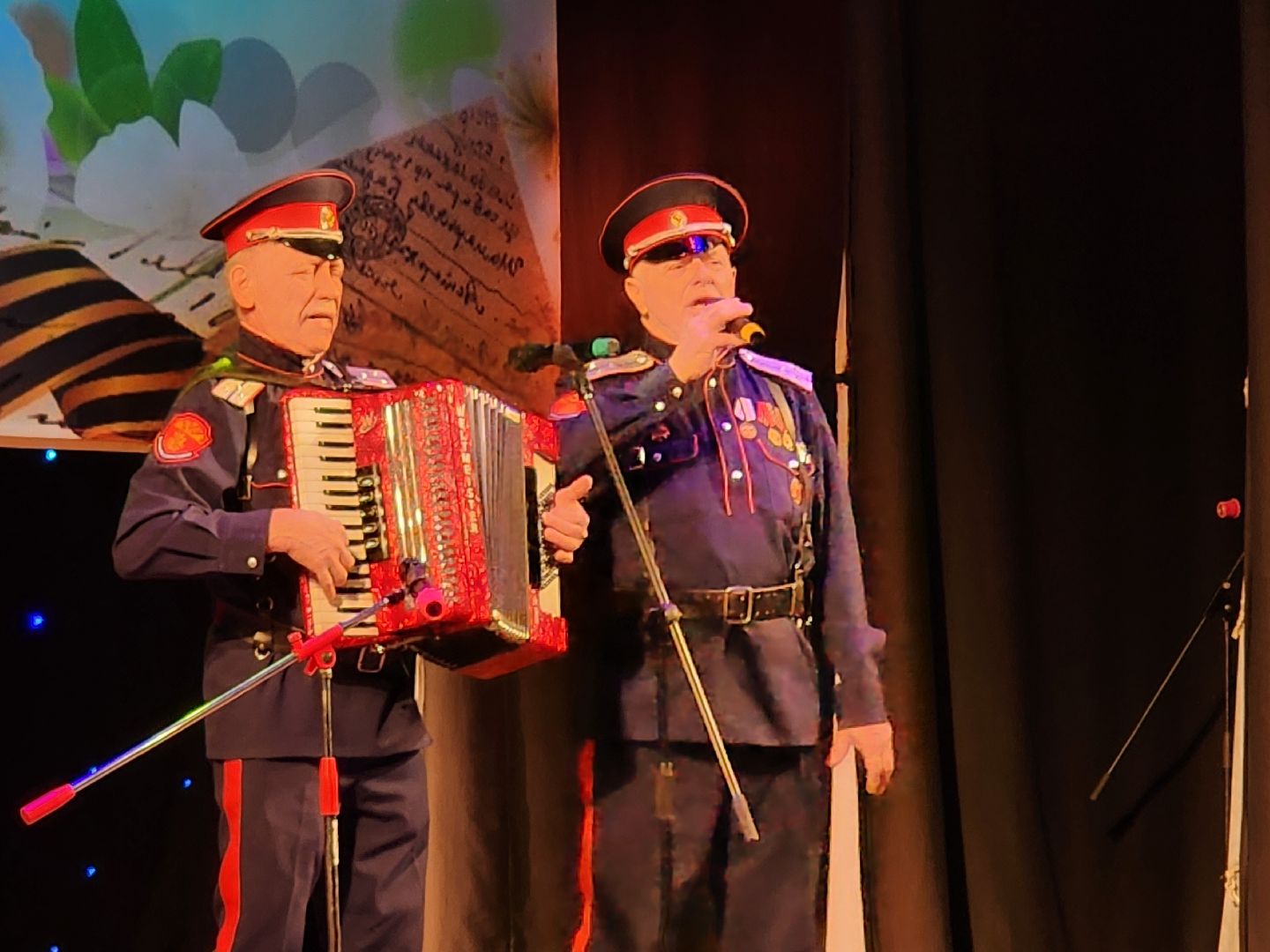 сергиев посад, дк октябрь, фестиваль, ветеранские коллективы, и нисколько мы с тобой не постарели,