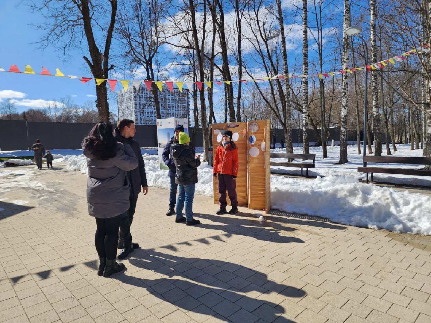 солнечногорск, праздник, день космонавтики, жители, городской парк,