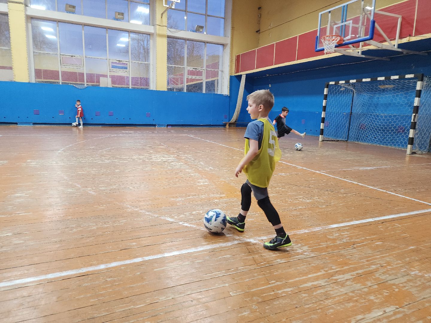 фрязино, детский футбол, спортивная секция, дети, тренер по футболу,