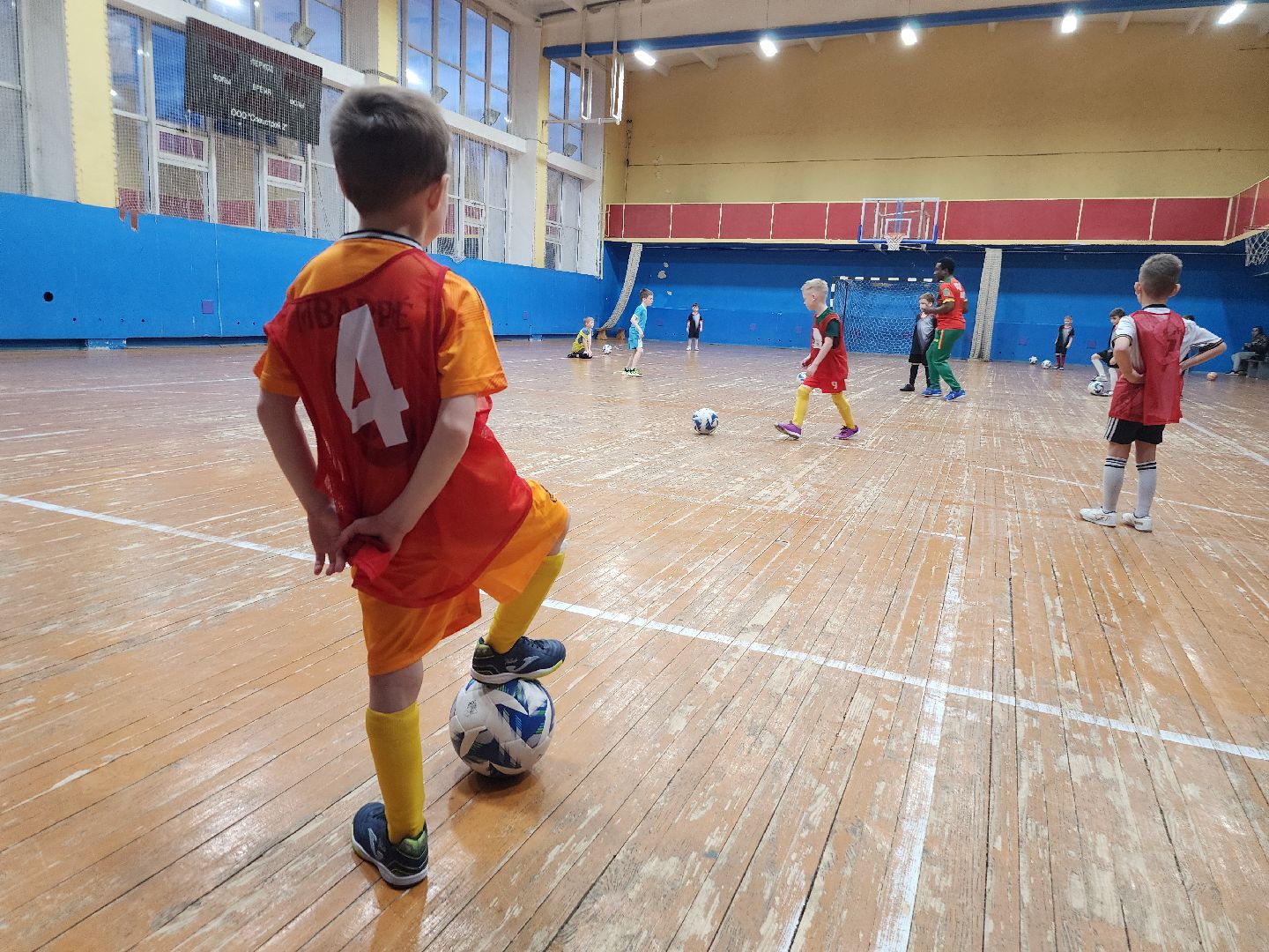 фрязино, детский футбол, спортивная секция, дети, тренер по футболу,