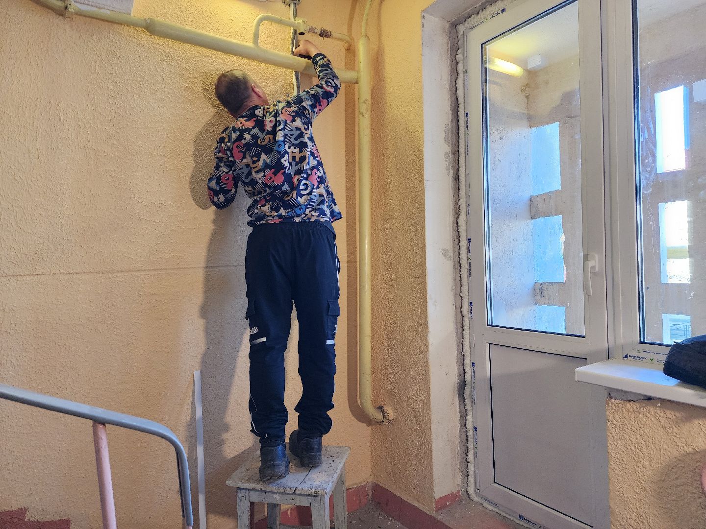 серпухов, косметический ремонт подъездов, Формирование комфортной городской среды,  улица весенняя, ук ваш помощник,