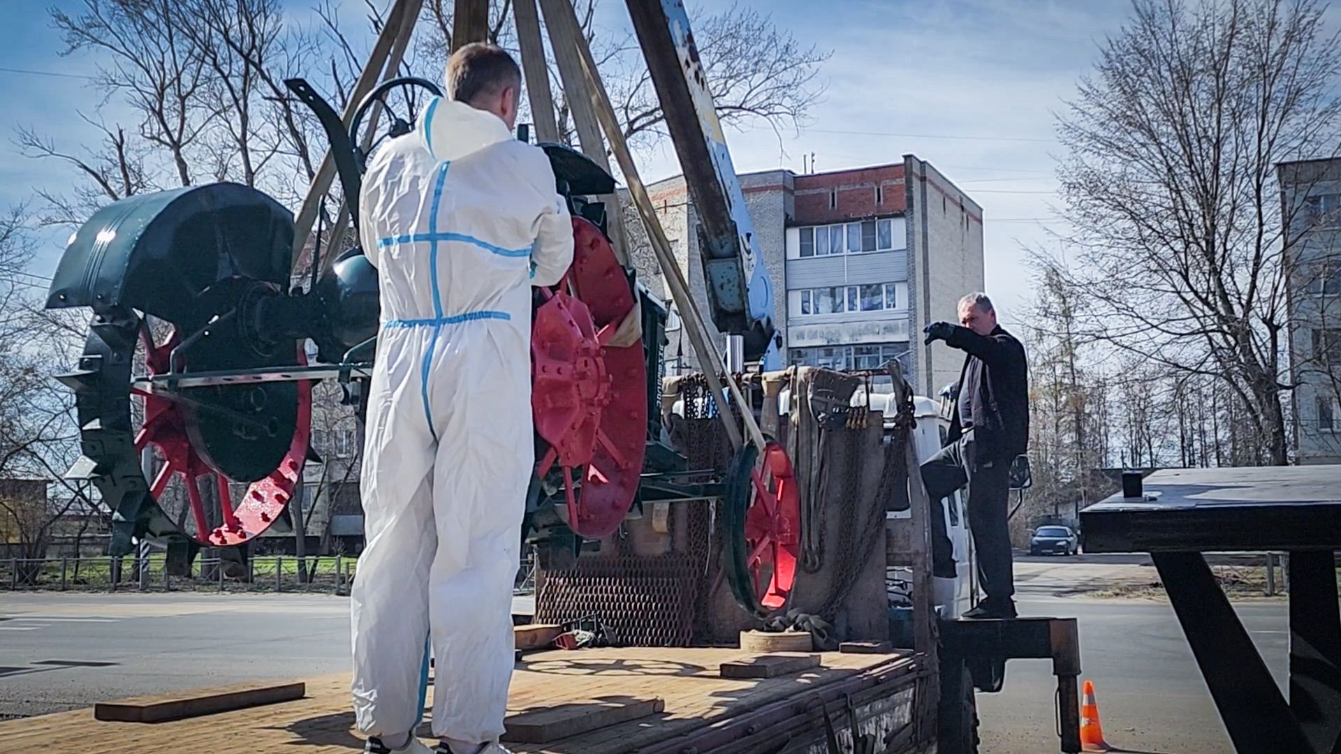 Бронницы , Трактор Универсал-2 , Реставрация памятника технике,