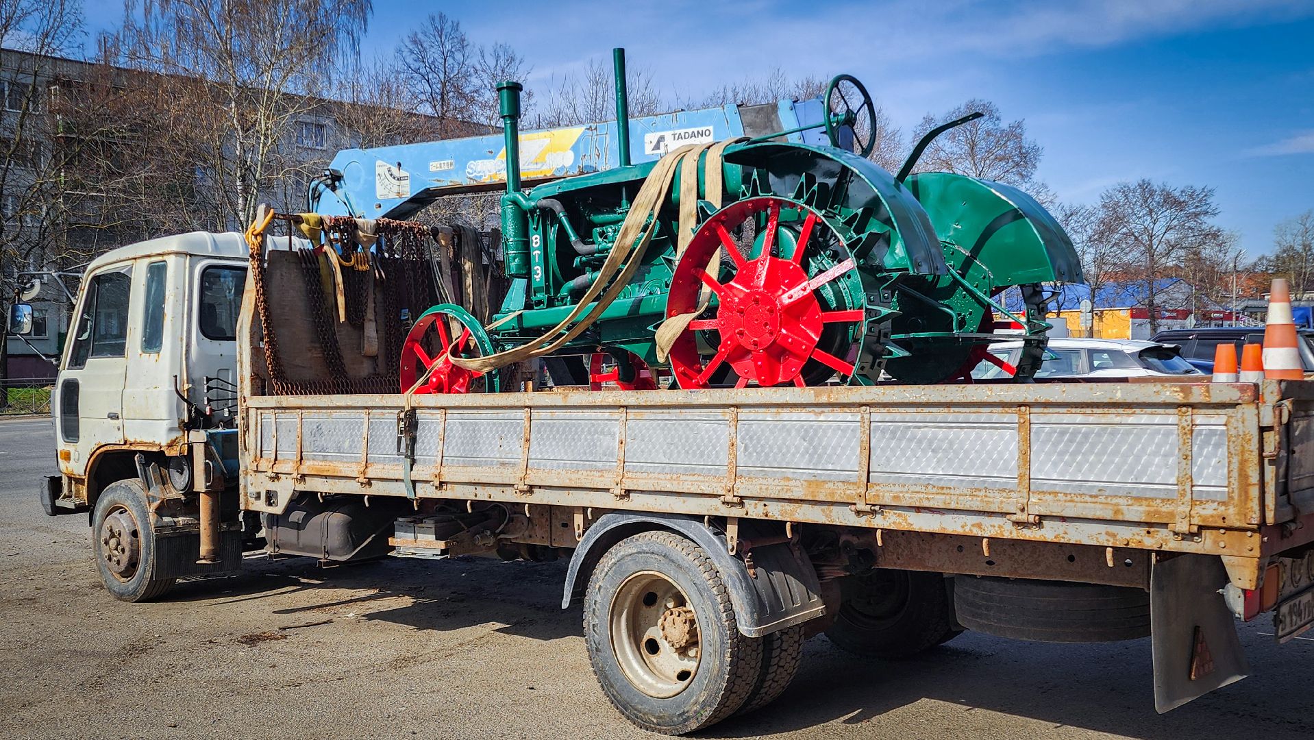 Бронницы , Трактор Универсал-2 , Реставрация памятника технике,