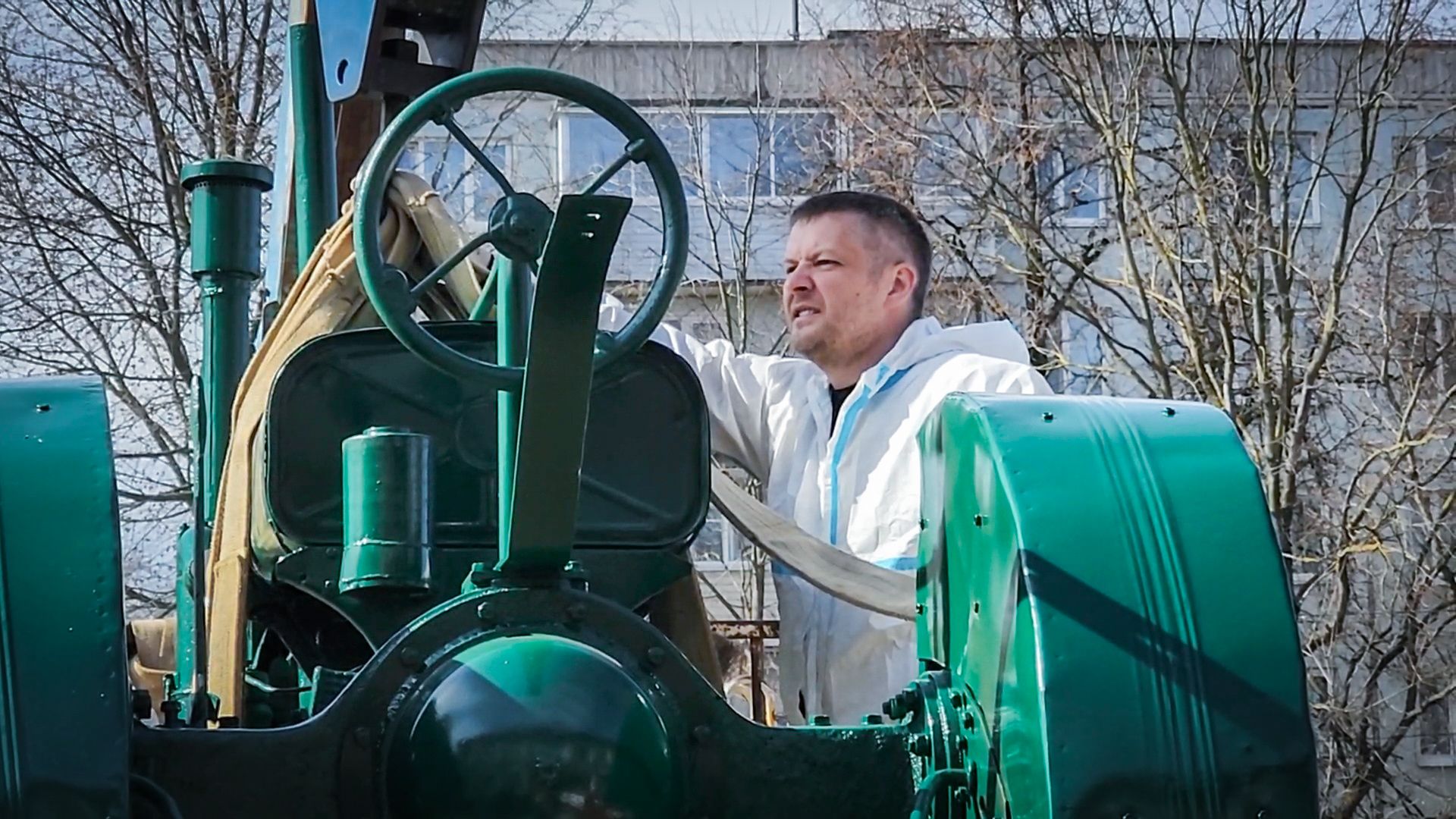 Бронницы , Трактор Универсал-2 , Реставрация памятника технике,