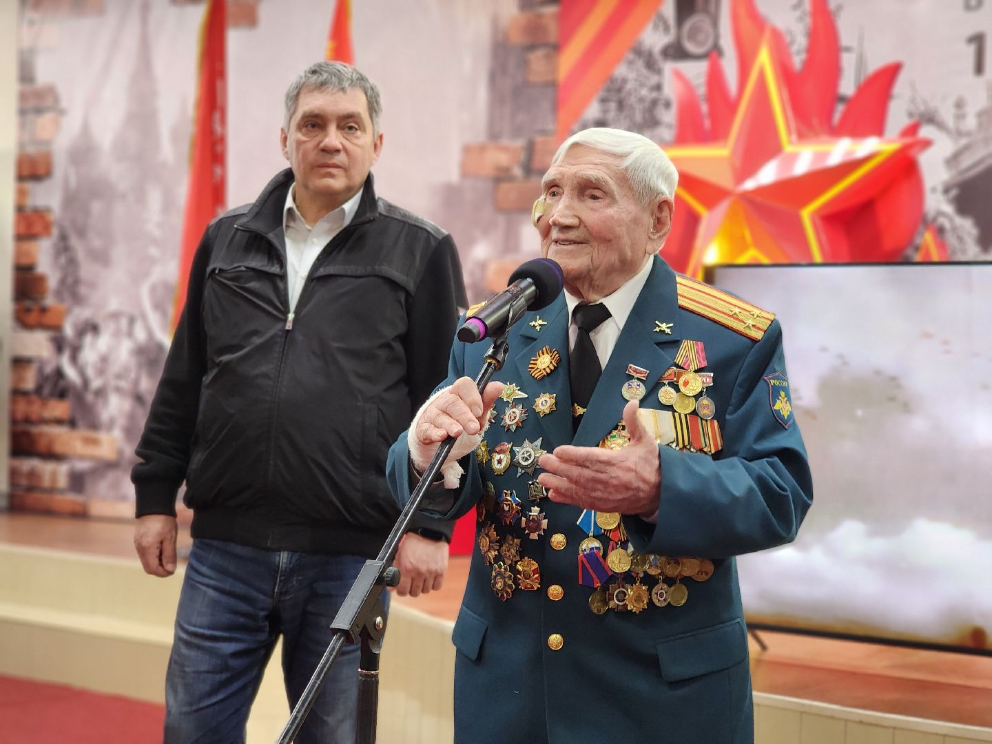 фрязино, открытие выставки, 80-летие победы, ветеран вов, день победы,