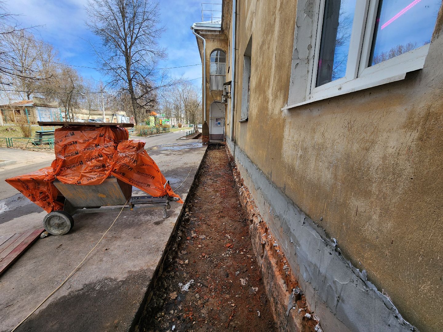 Чехов, улица Ильича 33, капремонт фундамента, капитальный ремонт цоколя, отмостка, реконструкция, укрепление и усиление фундамента, теплоизоляция, гидроизоляция, фонд капремонта московской области,