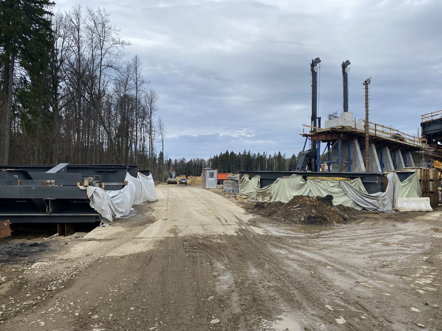 Путепровод в Сабурово , Дублер Пятницкого шоссе , Новая дорога ,
