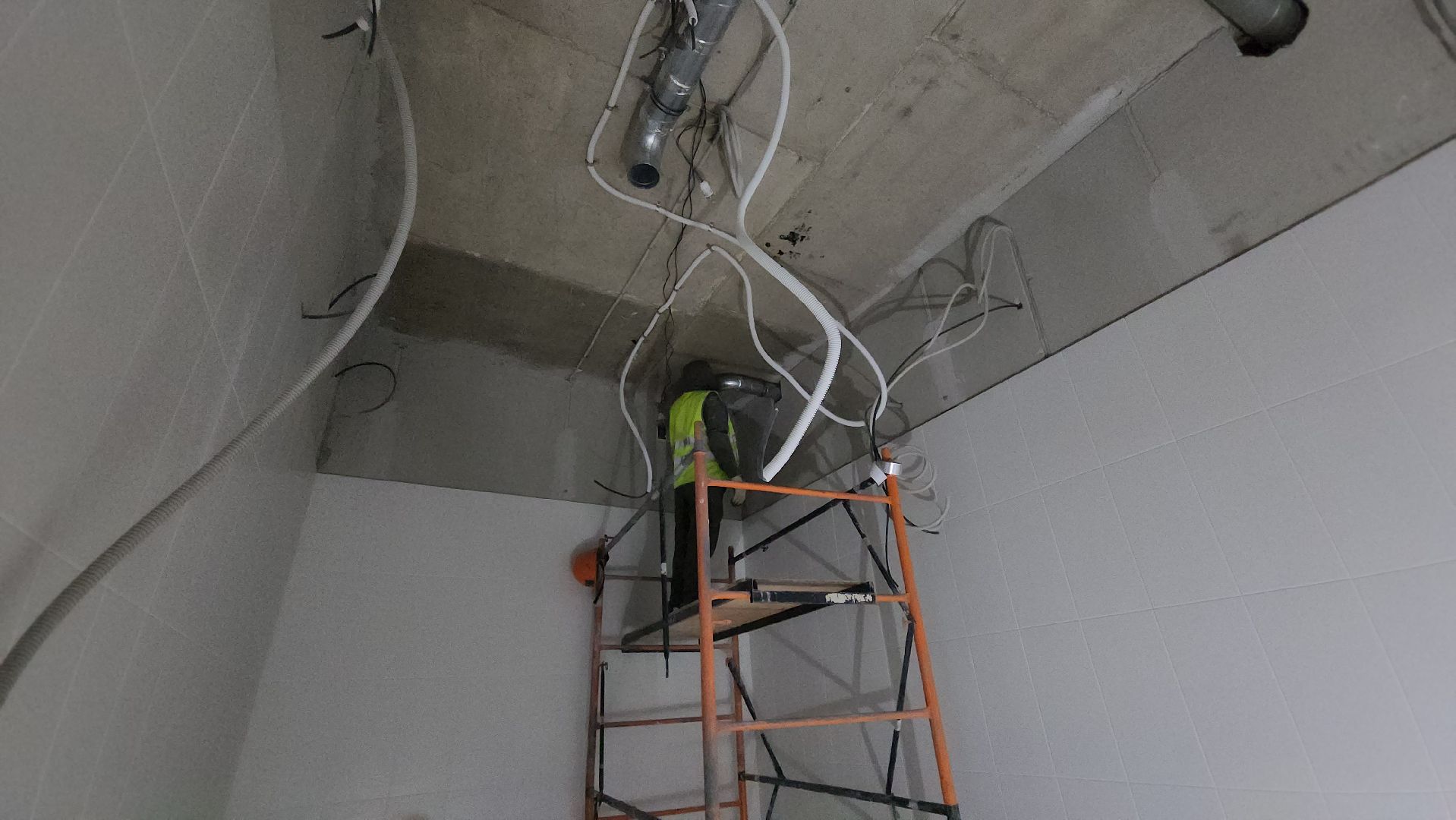 люберцы,  строительство поликлиники, строители,