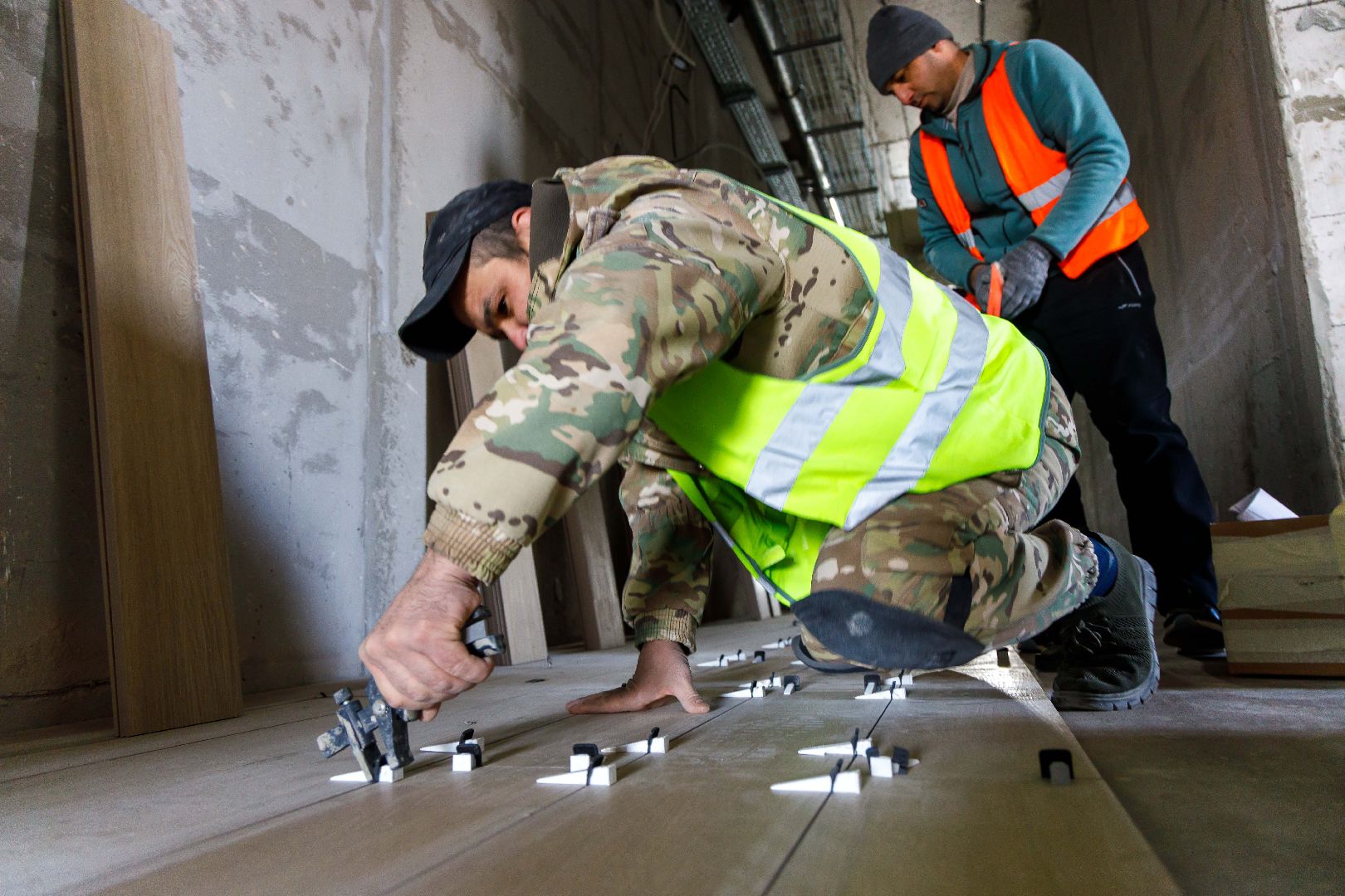 люберцы,  строительство поликлиники, строители,