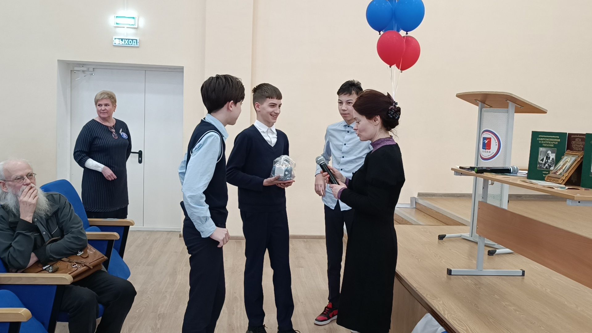 лобня, школа, храм,