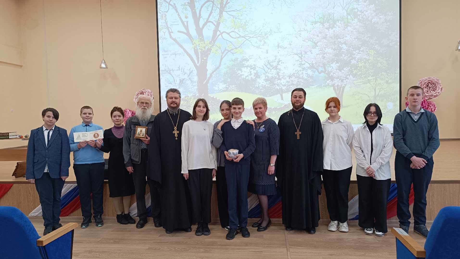 лобня, школа, храм,